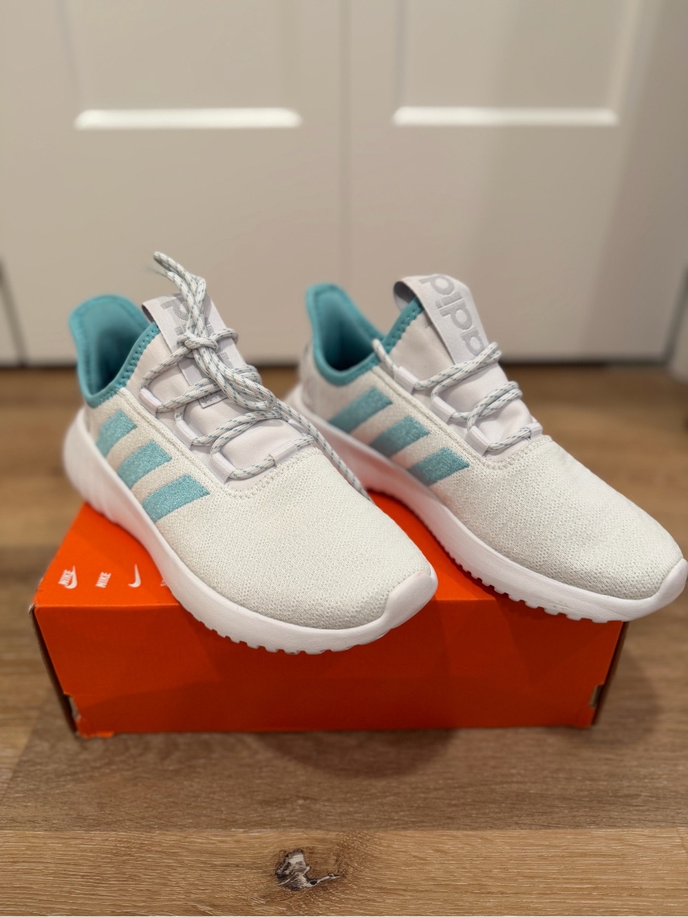 Adidas Women’s Size 6 White & Teal Lightweight Sneakers
